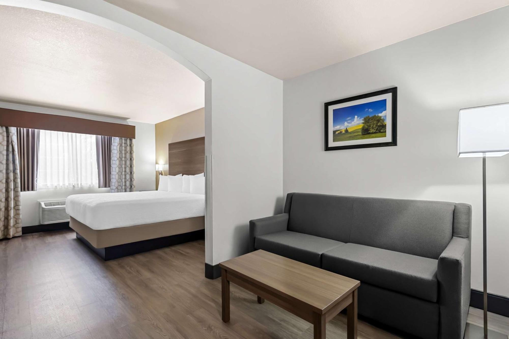 Best Western Plus Caldwell Inn & Suites Exterior photo