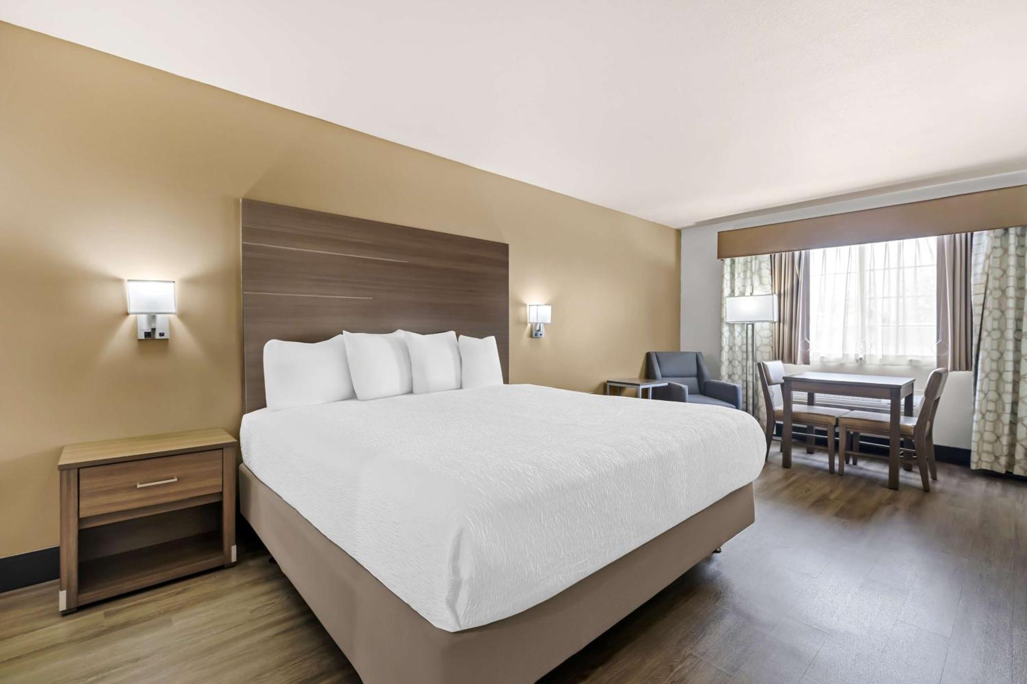 Best Western Plus Caldwell Inn & Suites Exterior photo