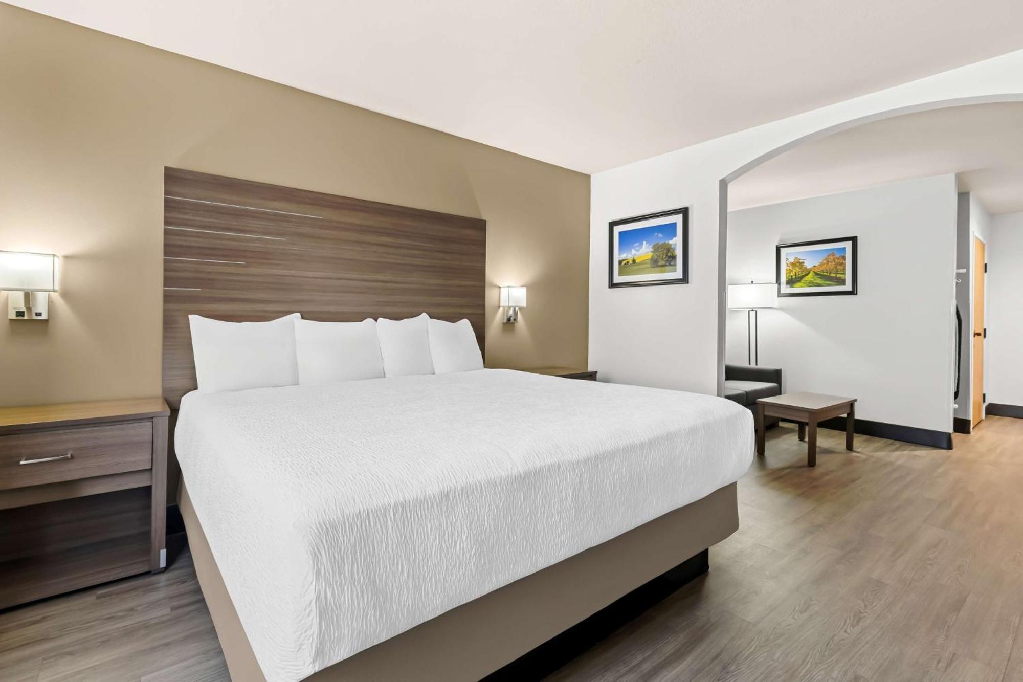 Best Western Plus Caldwell Inn & Suites Exterior photo