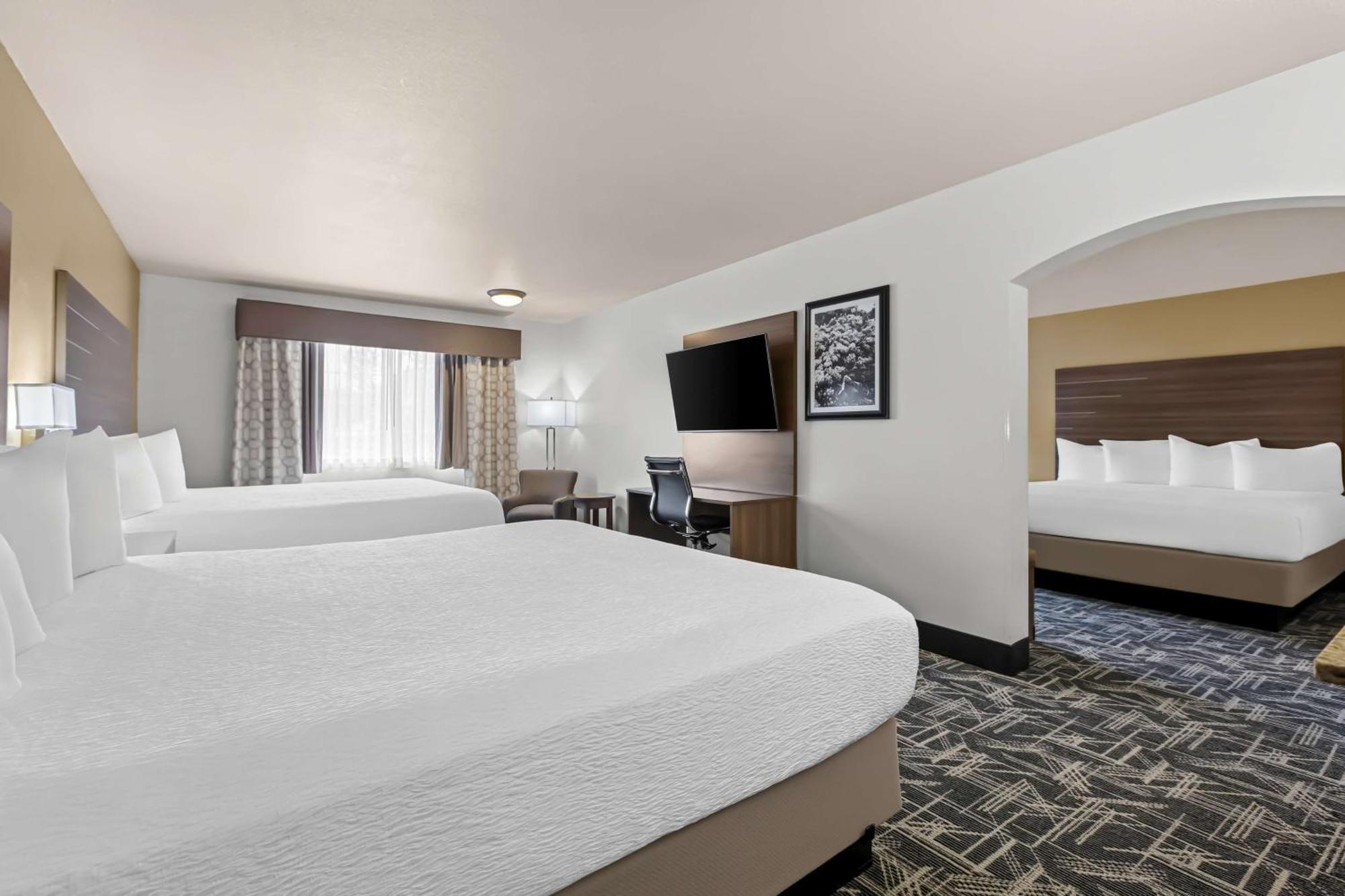 Best Western Plus Caldwell Inn & Suites Exterior photo